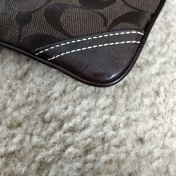 Coach brown wristlet - Picture 8 of 8